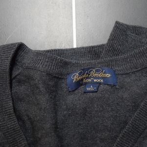 SALE! BROOKS BROTHERS LONG SLEEVE V NECK SWEATER
